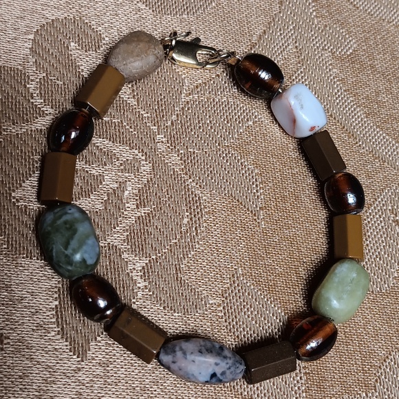 Handcrafted Stone bracelet - Picture 2 of 2